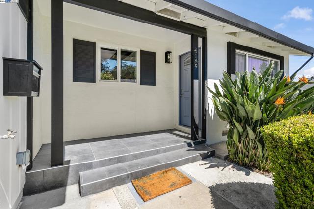 4189 Ogden Dr, Fremont CA: https://media.crmls.org/mediaz/a8a018c8-e732-486d-9f3f-6f6228e1f5aa.jpg