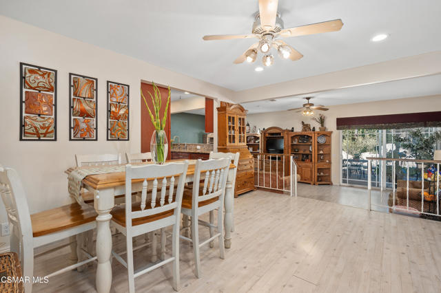1455 Calle Colina, Thousand Oaks CA: https://media.crmls.org/mediaz/a8a0399b-2666-4123-99c3-839b4c9157fb.jpg