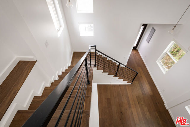 24042 Killion Street, Woodland Hills CA: https://media.crmls.org/mediaz/a8a080d3-ce52-450e-885b-a360d7a60f80.jpg