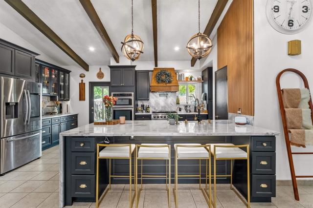 16707 Highway 76, Pauma Valley CA: https://media.crmls.org/mediaz/a8a09a29-6006-40e6-9817-8ba4018c0728.jpg