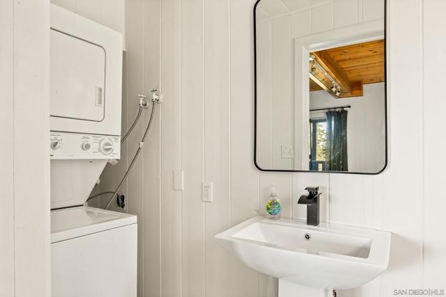 720 Buckingham Sq, Lake Arrowhead, CA 92352