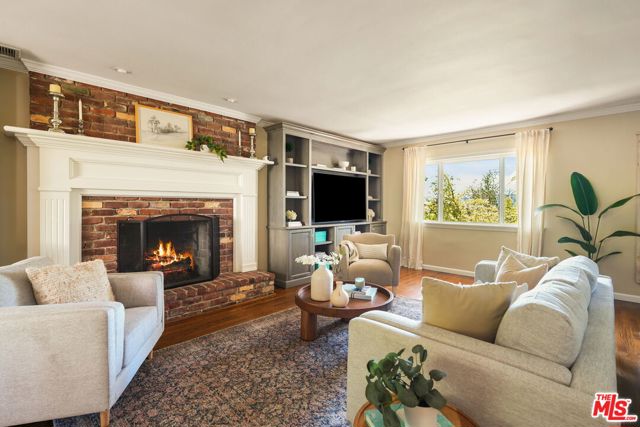 3411 Markridge Road, La Crescenta CA: https://media.crmls.org/mediaz/a8a1de81-2002-483e-81e6-532bda0010ab.jpg