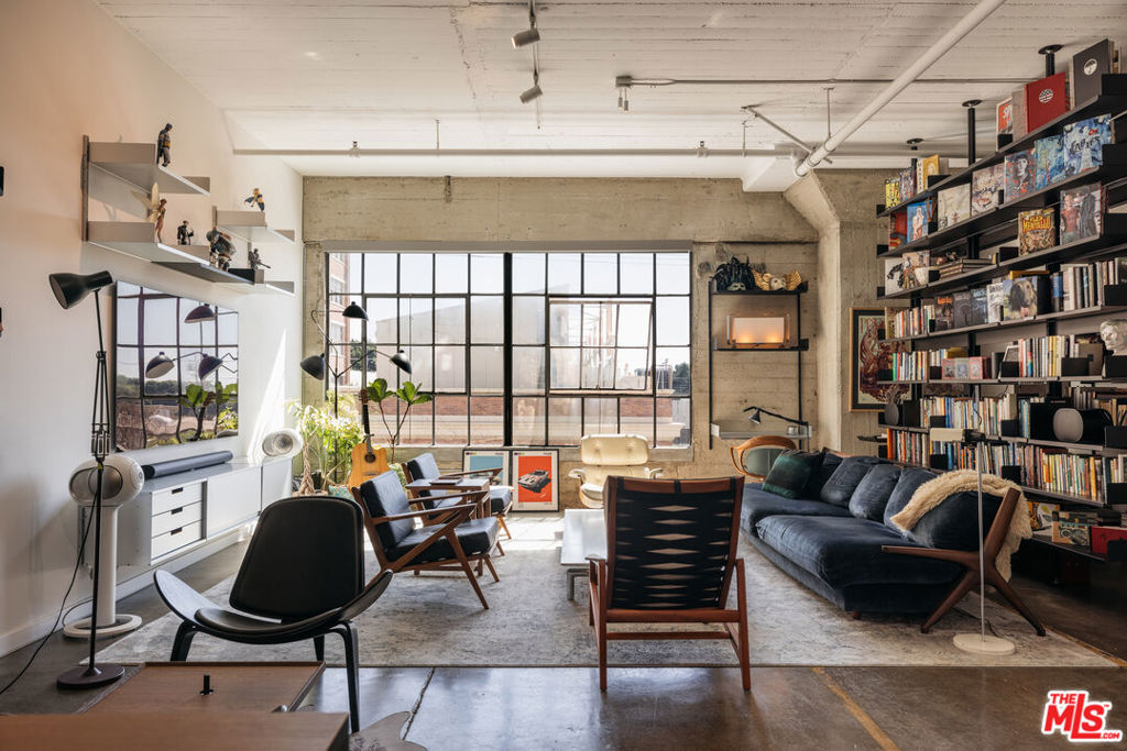 1855 Industrial Street #307