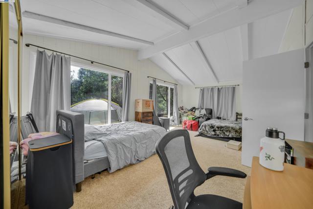 13567 Raccoon Mountain Rd, Grass Valley CA: https://media.crmls.org/mediaz/a8a221d5-6e05-4fb8-8263-cceefcfc9810.jpg