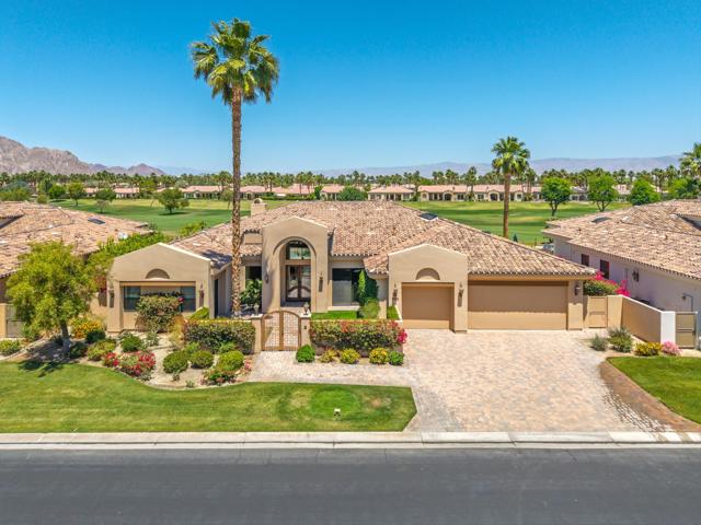 81080 Shinnecock, La Quinta CA: https://media.crmls.org/mediaz/a8a255ef-b93e-49a7-8a7f-bce7279c5f13.jpg