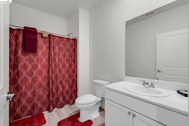 2087 Stars Dr, Rio Vista CA: https://media.crmls.org/mediaz/a8a26955-1208-451a-b4e0-b83bb992fd76.jpg