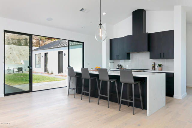 953 Colina Vista, Ventura CA: https://media.crmls.org/mediaz/a8a28eb8-9d20-4203-b94a-e0612ec95d84.jpg