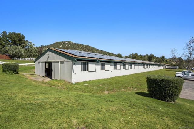 24849 Pappas Rd, Ramona CA: https://media.crmls.org/mediaz/a8a30dff-a9a6-482f-a072-9ea031fd077f.jpg