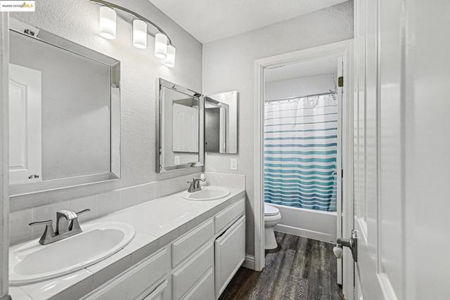 2127 Prestwick Dr, Discovery Bay CA: https://media.crmls.org/mediaz/a8a31bb4-98f3-44db-8834-194c5633d9ea.jpg