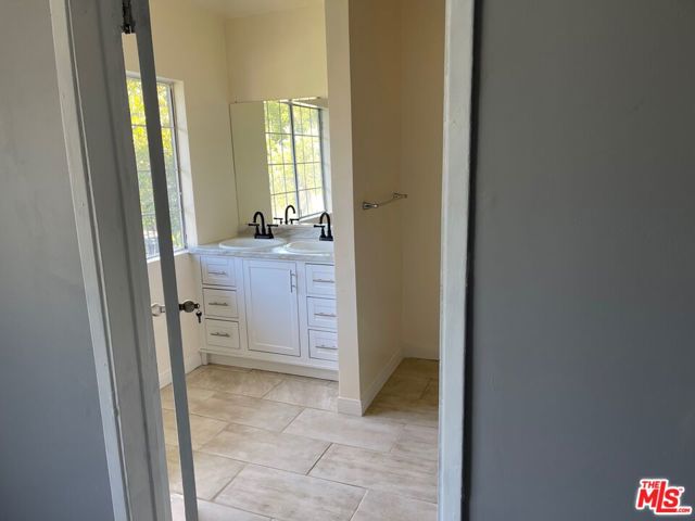15013 Hartsook Street, Sherman Oaks CA: https://media.crmls.org/mediaz/a8a36d1f-154b-4aaf-bc77-4547727c7c24.jpg