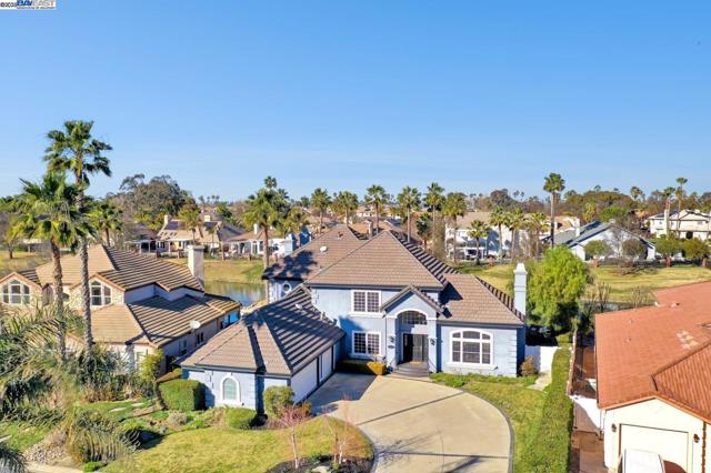 5771 Gateway Ct, Discovery Bay CA: https://media.crmls.org/mediaz/a8a3acc6-42da-45e5-8b50-0abc9e7d6c90.jpg