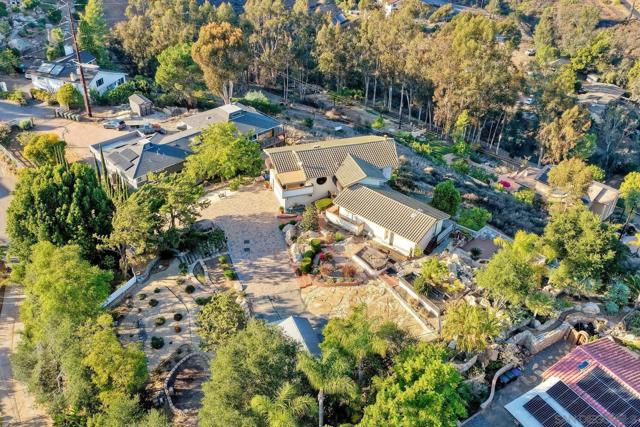 2848 Sunset Hills, Escondido CA: https://media.crmls.org/mediaz/a8a4a10e-bba9-4742-b508-44ff6d4d6dd4.jpg
