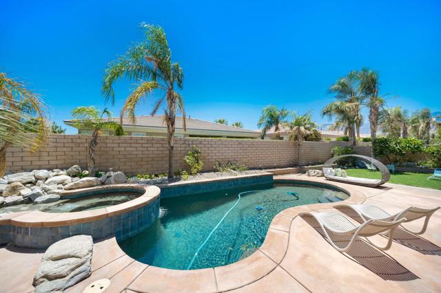 68 Via Del Pienza, Rancho Mirage CA: https://media.crmls.org/mediaz/a8a4cec3-3bf4-4c33-abd4-622651bae40d.jpg