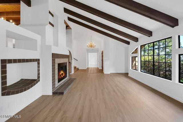 751 Wildwood Avenue, Thousand Oaks CA: https://media.crmls.org/mediaz/a8a517e8-f0f0-4fc4-b92a-27a2650a696e.jpg