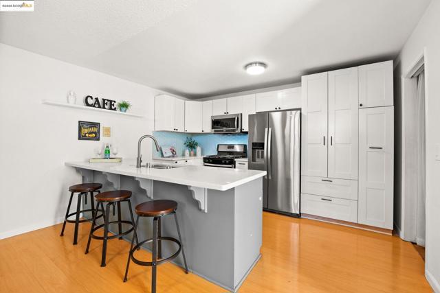 300 Locust Dr, Vallejo CA: https://media.crmls.org/mediaz/a8a5a3b4-9597-4908-a387-768c1a2d4ae1.jpg