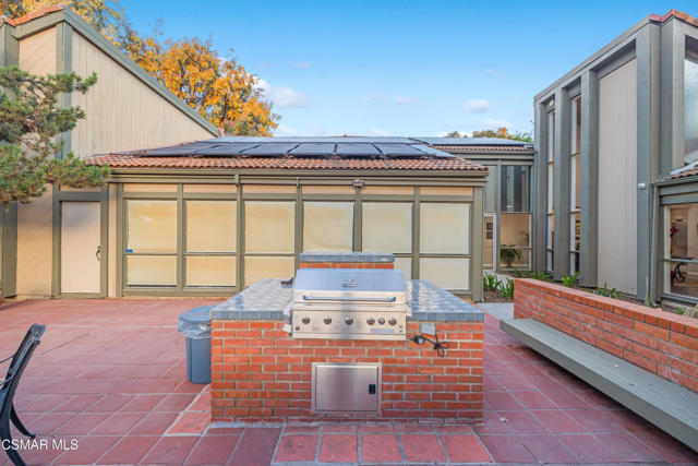348 Chestnut Hill Court, Thousand Oaks CA: https://media.crmls.org/mediaz/a8a5c141-7071-4449-8b1d-69ef0cb4d415.jpg