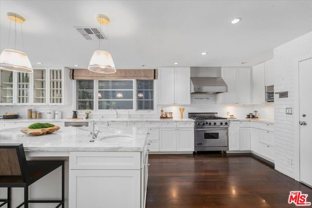 3055 Nichols Canyon Road, Los Angeles CA: https://media.crmls.org/mediaz/a8a5c4ca-3e2b-4792-89ed-ab4a43f9e202.jpg
