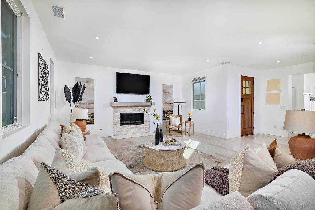 MLS #250043940SD image #6