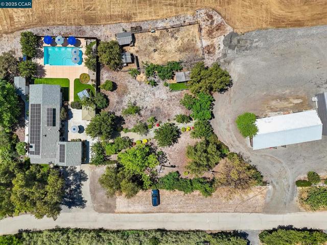 91 Lozoya Way, Oakley CA: https://media.crmls.org/mediaz/a8a6e23b-0223-44c8-80c1-1da4af468567.jpg
