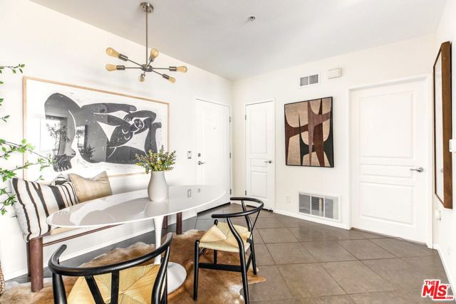 7320 Hawthorn Avenue, Los Angeles CA: https://media.crmls.org/mediaz/a8a6f68a-08e3-41ee-988f-97b813774979.jpg