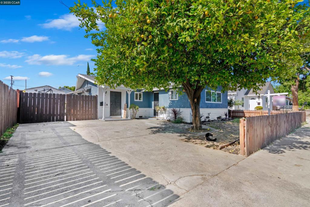 9 W Madill St