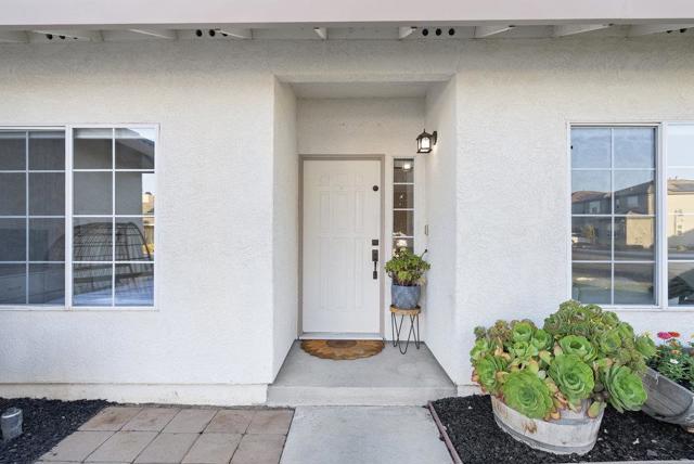 600 Gabriele Court, Hollister CA: https://media.crmls.org/mediaz/a8a7b18d-8898-430f-9b8d-e8fa8e75a284.jpg