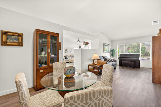 Image 4 of 32 For 81064 La Reina Circle