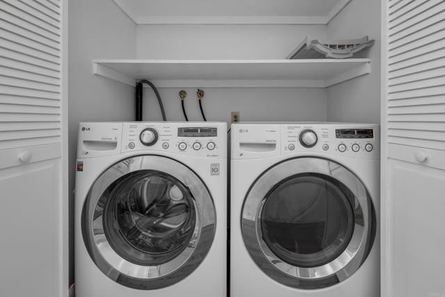 1715 Cedar St, Santa Monica CA: https://media.crmls.org/mediaz/a8a80dfd-bc18-4ca7-af1a-dc3763ad79e2.jpg