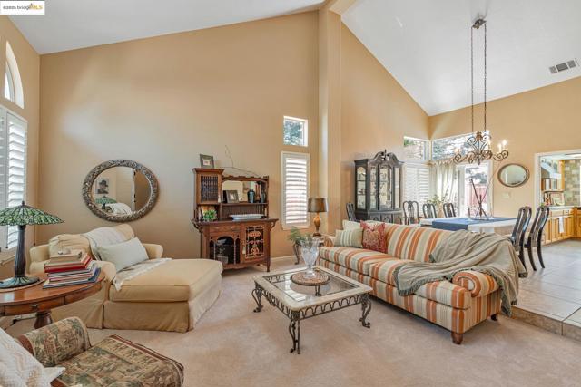 4452 Pronghorn Ct, Antioch CA: https://media.crmls.org/mediaz/a8a8c02f-eadd-4134-b6fd-d1ee31d39c4b.jpg
