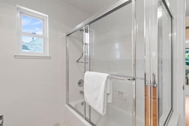 1115 Outrigger Lane, Foster City CA: https://media.crmls.org/mediaz/a8a8e38c-fcc1-40a8-a1ee-e09f2452ca18.jpg