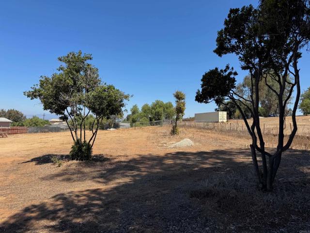 Detail Gallery Image 5 of 10 For 2055 Riviera Dr, Vista,  CA 92084 - – Beds | – Baths
