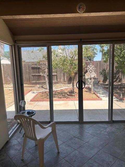 754 Meadowlark Avenue, Los Banos CA: https://media.crmls.org/mediaz/a8aaad73-7599-4fa2-b0d8-f21c374f63c2.jpg