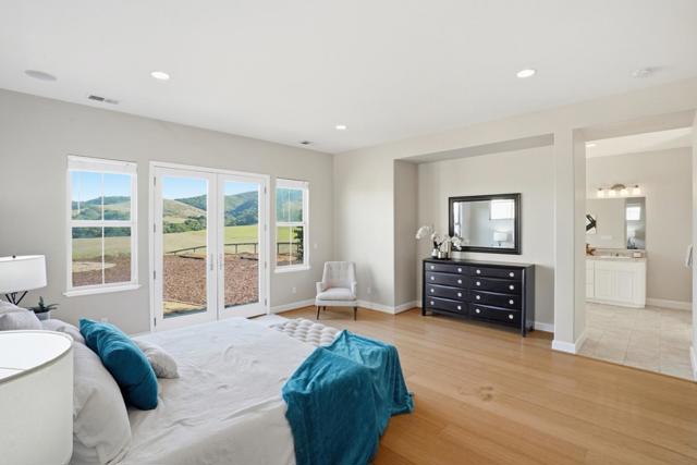 979 Via Rodriguez, San Juan Bautista CA: https://media.crmls.org/mediaz/a8aad19f-072f-42d8-a6d8-6331af15b374.jpg