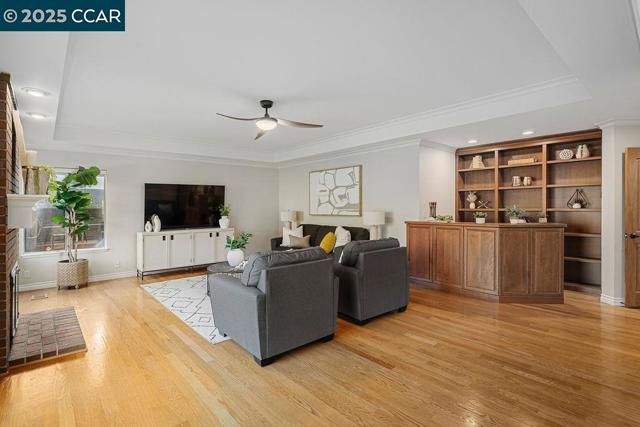 260 Edinburgh Cir, Danville CA: https://media.crmls.org/mediaz/a8ab3f0e-218f-4105-a14c-e53e18a6f4ba.jpg