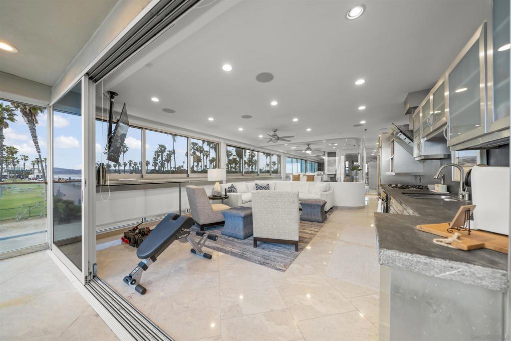 2999 Ocean Front Walk - photo 5