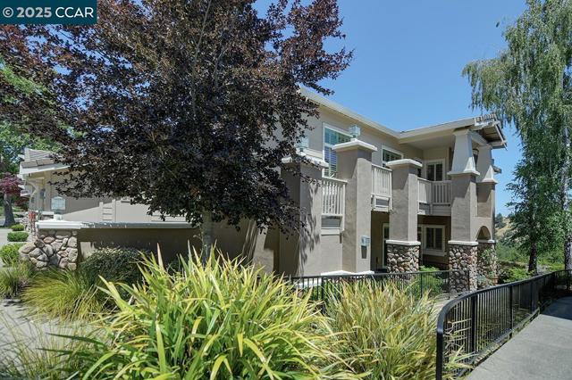 2916 Saklan Indian Dr, Walnut Creek CA: https://media.crmls.org/mediaz/a8ad1e8f-13d1-499f-8090-ff869b531b05.jpg