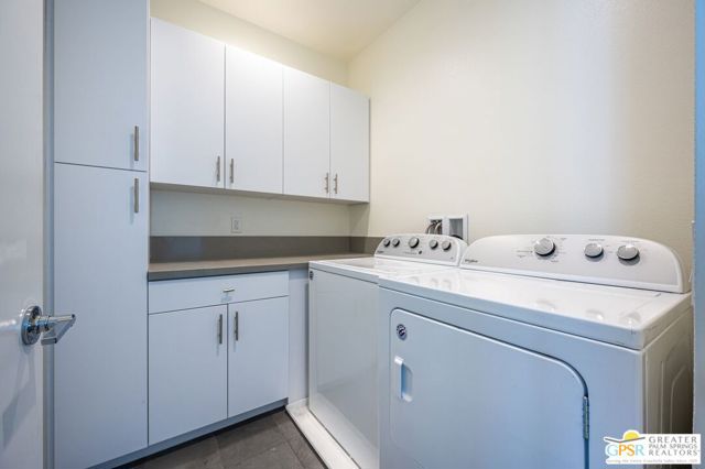 1007 Ziel Drive, Palm Springs CA: https://media.crmls.org/mediaz/a8ad52e2-1e54-4eba-9b61-9fdf9fb53bdb.jpg