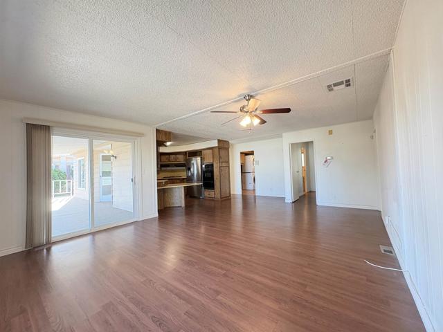 Detail Gallery Image 26 of 58 For 1490 S Orange Ave #127,  El Cajon,  CA 92020 - 2 Beds | 2 Baths