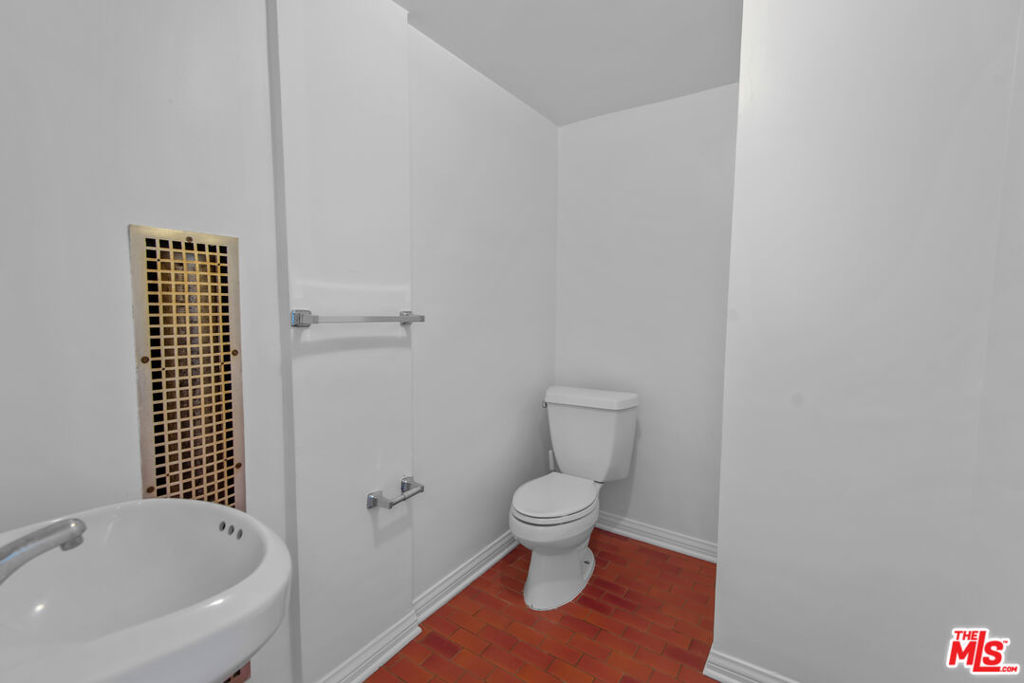 MLS #25587447 image #8