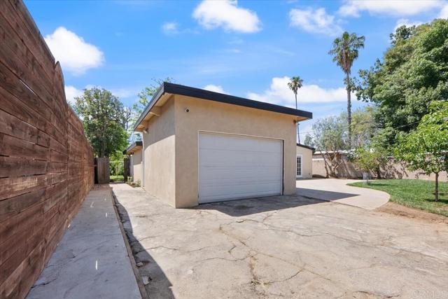 7740 Lindley Avenue photo 4