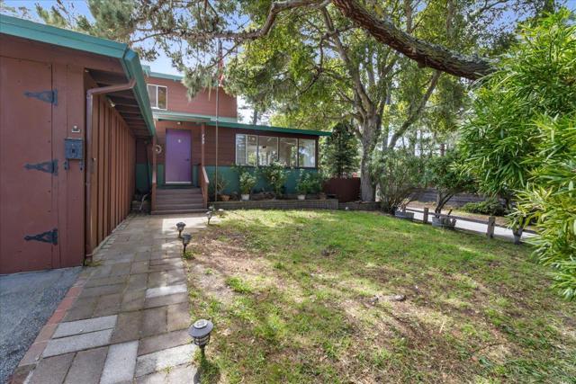 799 Lottie Street, Monterey CA: https://media.crmls.org/mediaz/a8adf597-e354-43ff-ae9a-53accd451d0f.jpg