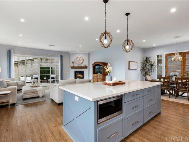 Detail Gallery Image 9 of 34 For 276 Hilltop Dr, Chula Vista,  CA 91910 - 4 Beds | 3/1 Baths