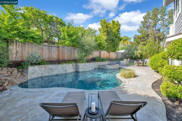 Image 2 of 53 For 367 Mt Washington Way