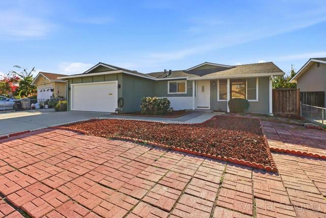 2657 Bon Bon Drive, San Jose CA: https://media.crmls.org/mediaz/a8b03031-b445-4ad1-8c4d-d79e78193dc1.jpg