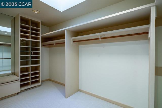 1177 Estates Dr, Lafayette CA: https://media.crmls.org/mediaz/a8b10f95-836c-410f-aceb-b3ca20160645.jpg