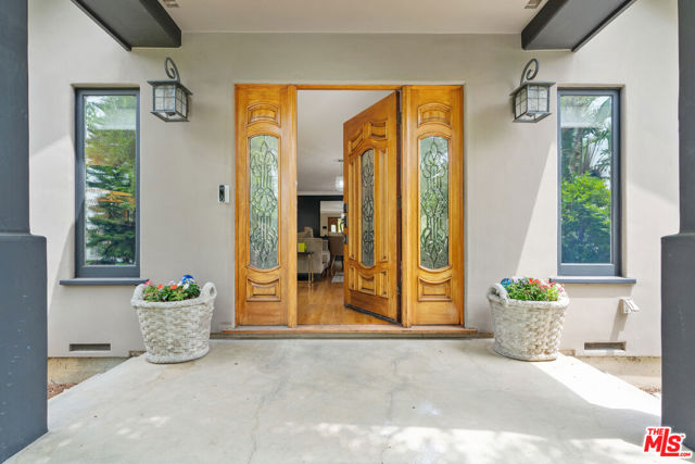 1865 E Villa Street, Pasadena CA: https://media.crmls.org/mediaz/a8b12808-dbaf-4917-b453-8cb5d2275878.jpg