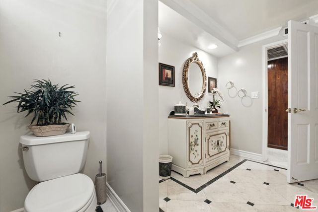 Drew Fenton | 16560 Park Lane Circle Los Angeles CA | MLS: 7286867