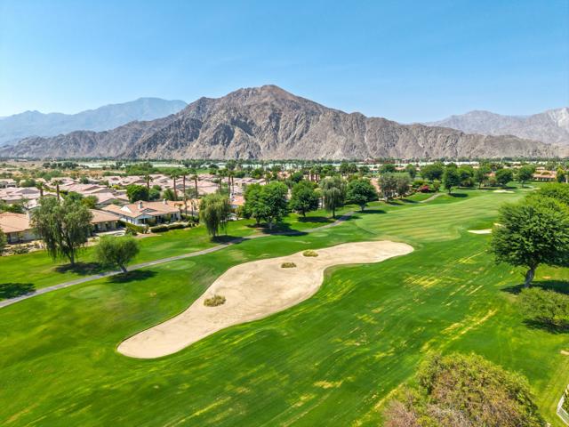 79885 Liga, La Quinta CA: https://media.crmls.org/mediaz/a8b2d484-234c-4dfc-803c-a68b7c9f4a65.jpg