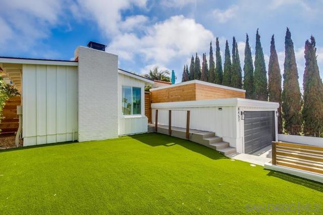 8457 Paseo Del Ocaso, La Jolla CA: https://media.crmls.org/mediaz/a8b2e5bb-fe0a-40b5-af9b-73aa99d180f8.jpg