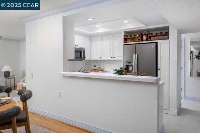2432 Pine Knoll Dr, Walnut Creek CA: https://media.crmls.org/mediaz/a8b31100-b6c2-4425-8669-4f90d3ef2e02.jpg